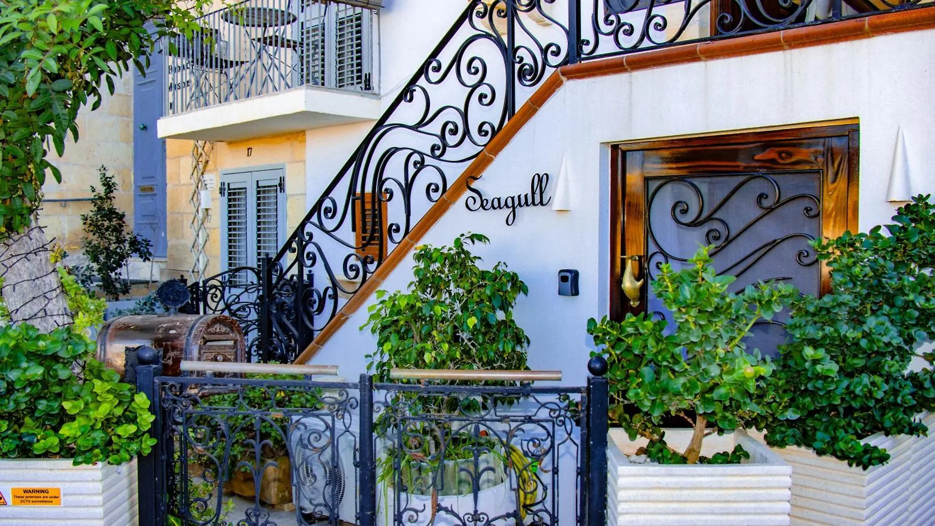 Seagull Birgu - Waterfront Home 0*,