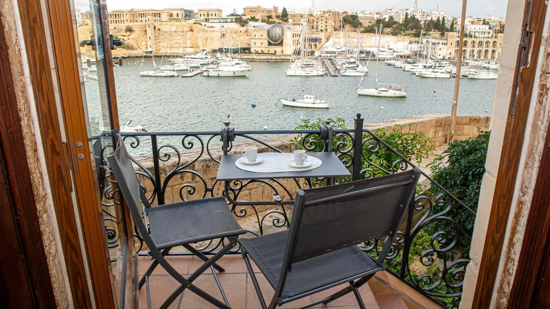Seagull Birgu - Waterfront Home Holiday home